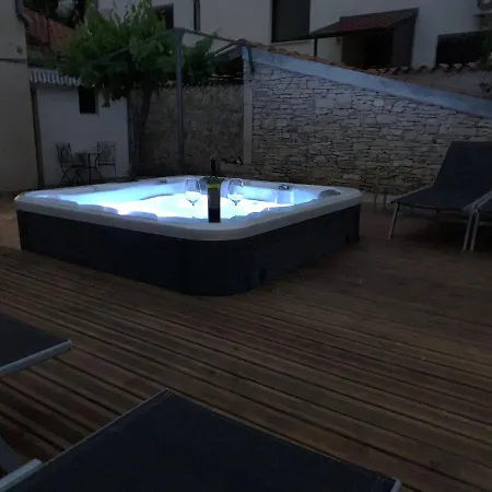 Studios Barre With Jacuzzi