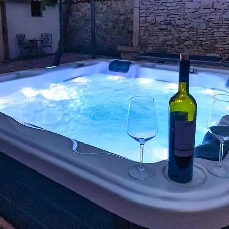 Apartment Studios Barre With Jacuzzi